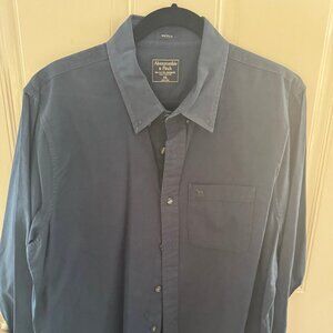 ABERCROMBIE & FITCH BLUE BUTTON DOWN SHIRT